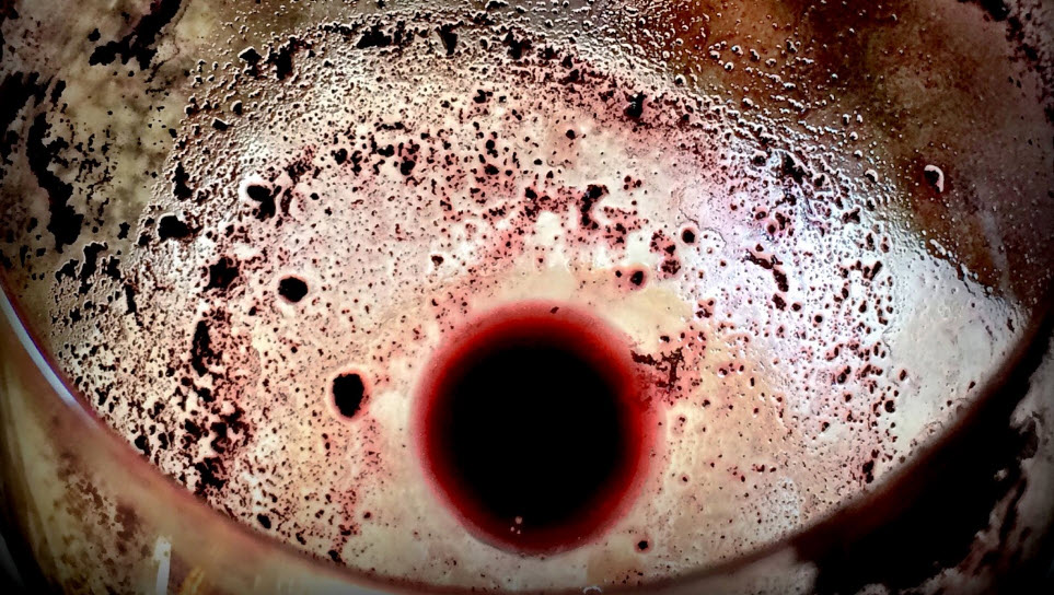 Осадок в красном вине