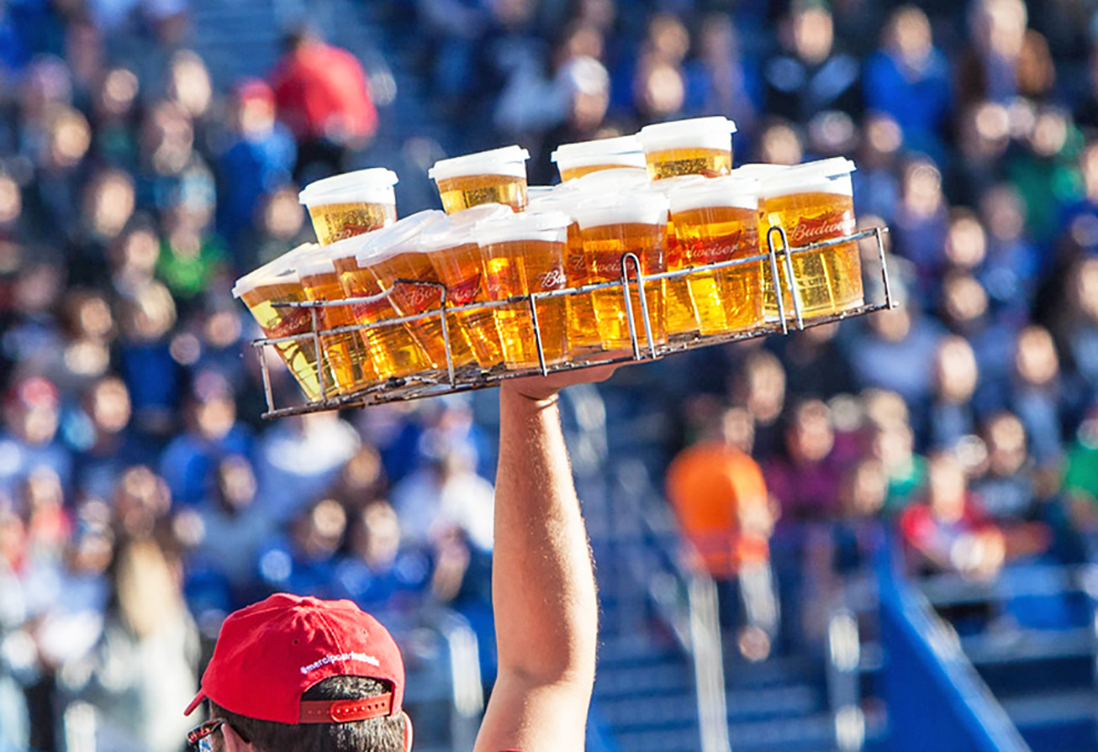 Спортивные организации просят вернуть рекламу пива